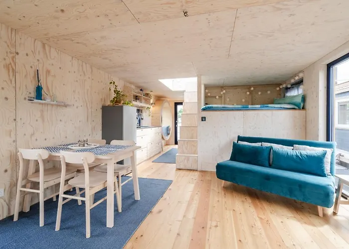 Hausboot Ahoi Hochwertiges Hausboote Mit Grosser Terrasse Und Kamin *
