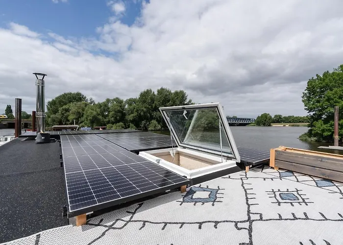 Hausboot Ahoi Hochwertiges Hausboote Mit Grosser Terrasse Und Kamin *