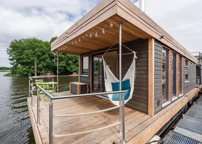 Botel Hausboot Ahoi Hochwertiges Hausboote Mit Grosser Terrasse Und Kamin *